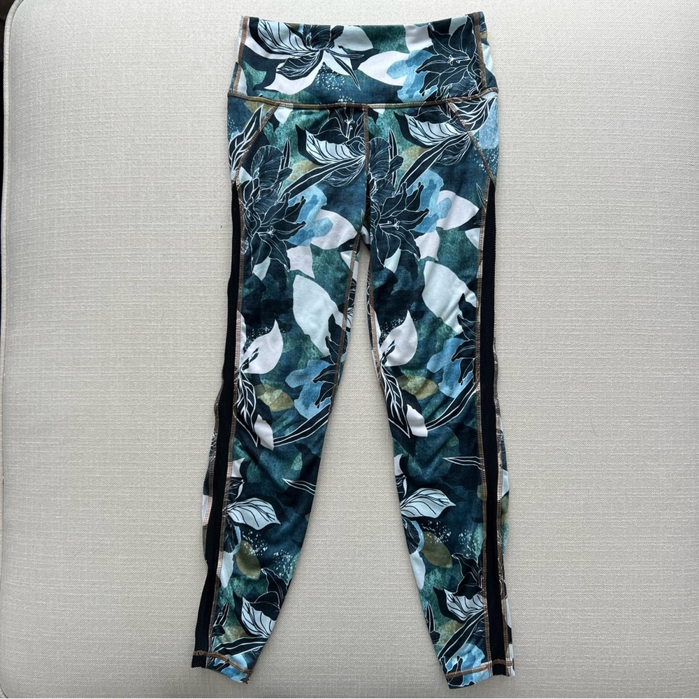 Athleta womens mudra blue watercolor floral 7/8 leggings size XS